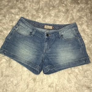 PAIGE! Plain, light colored Jean shorts